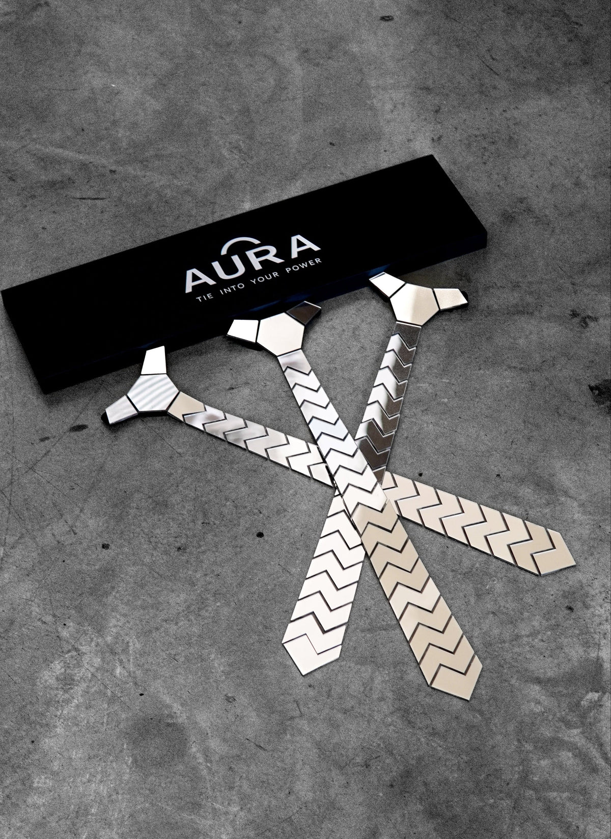 Aura Tie - Silver Bolt